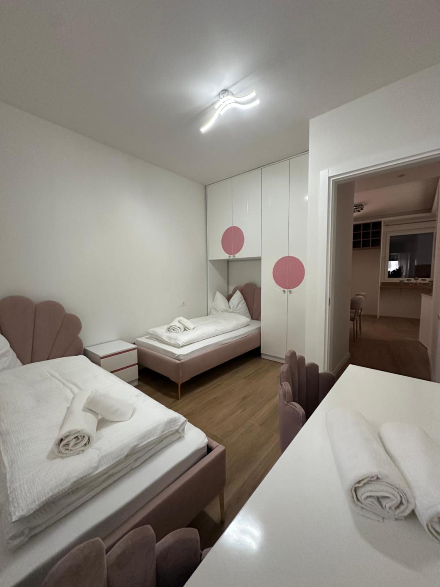 Villa Hajdi Q & U เมราโน ภายนอก รูปภาพ